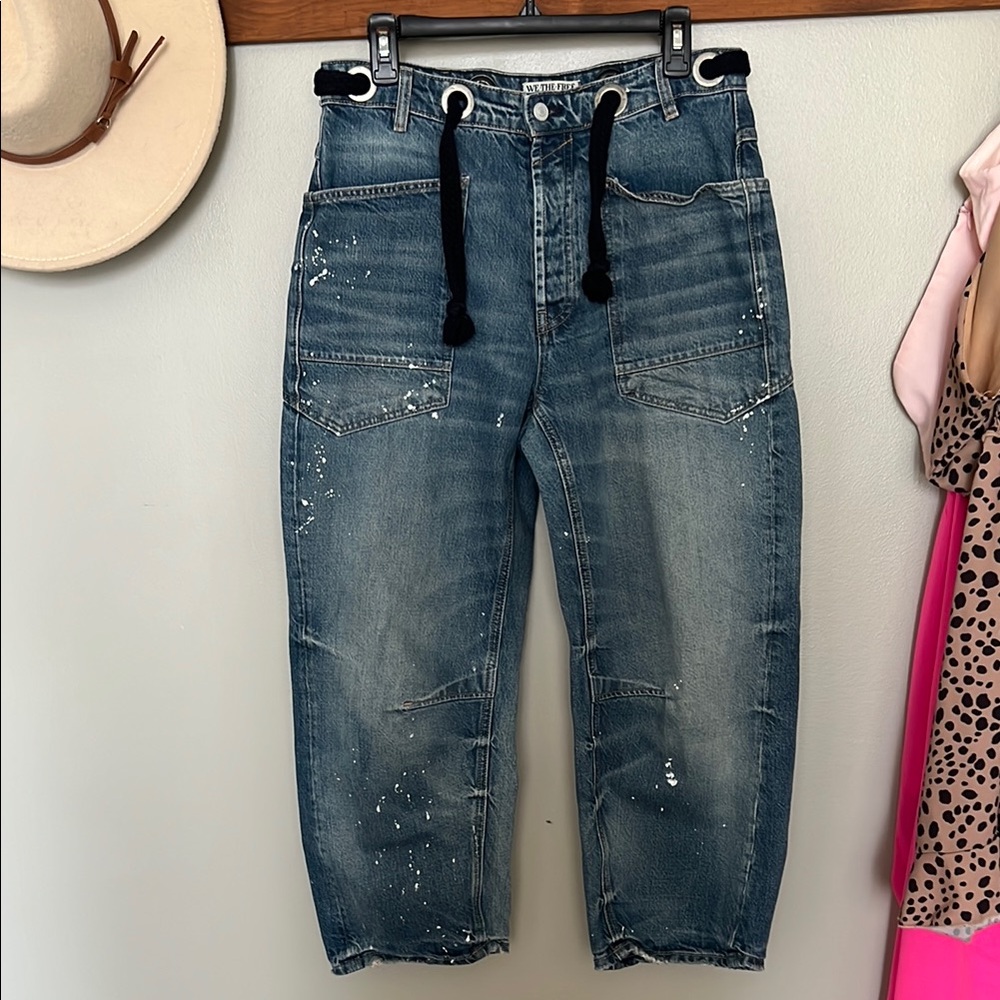 We The Free Goodluck barrel jeans
Size 27
Waist- 16
Inseam- 25